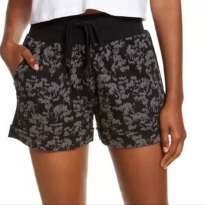 Zella Weekend Washed Stretch Organic Cotton Shorts Sz XS Black/Grey Floral